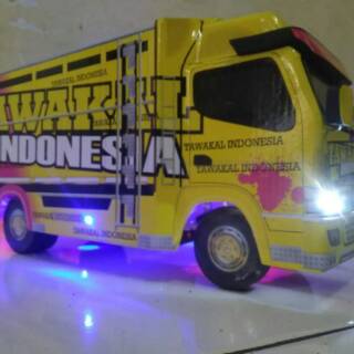 Miniatur truk  canter  tawakal Indonesia kuning  Pink variasi 