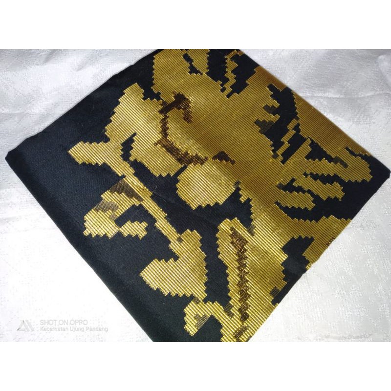 Sarung sutra lagosi satu warna