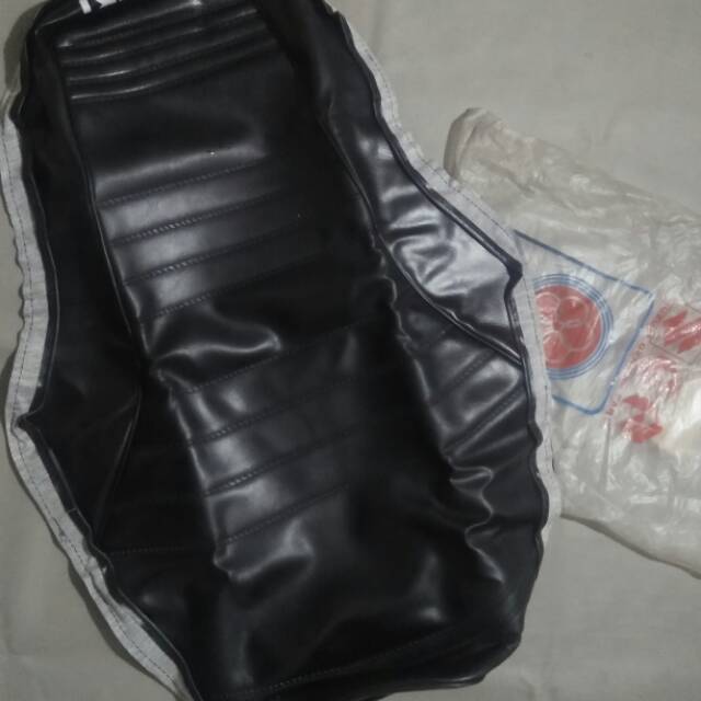 SUZUKI CRYSTAL CRYSTAL TUNE COVER KULIT JOK FULL BLACK ORIGINAL BARU