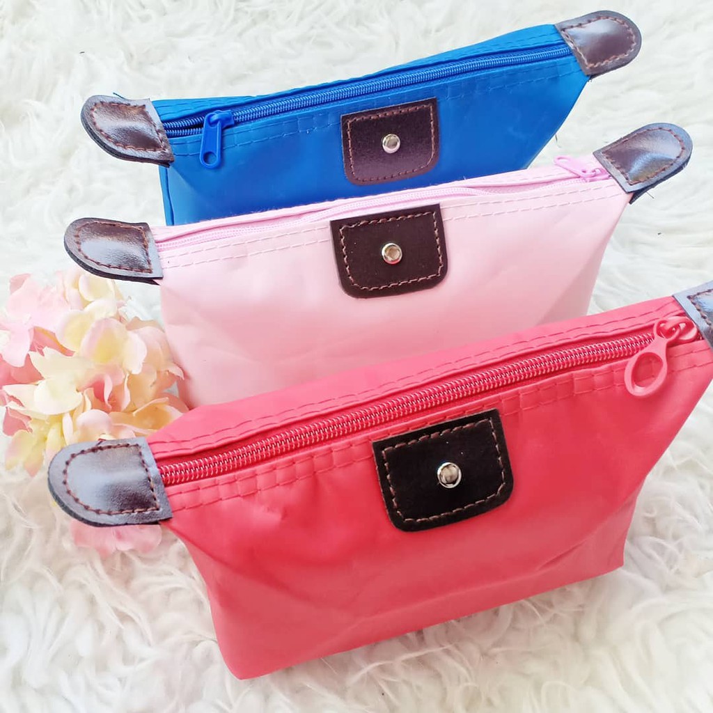 Souvenir pouch make up