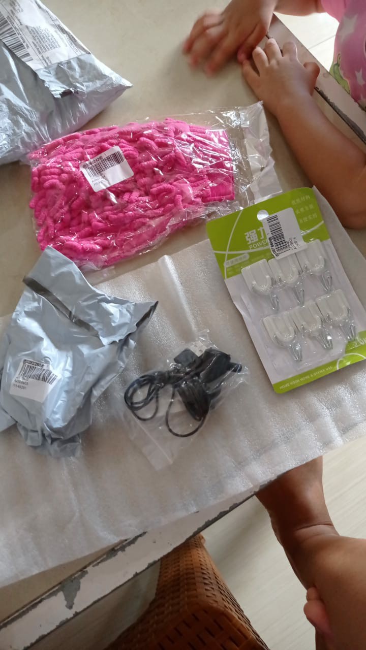 6pcs Gantungan Dinding Pengait Bahan Plastik Warna Putih Untuk Dapur/kamar Mandi