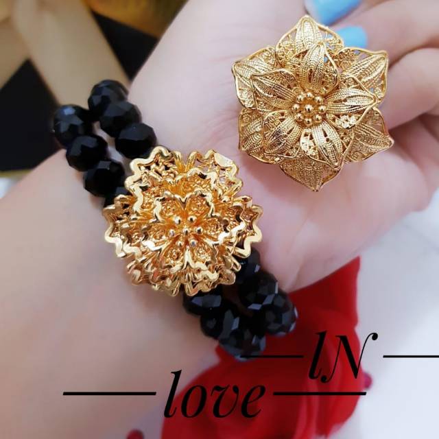 Gelang tangan dan cincin bunga mawar 01