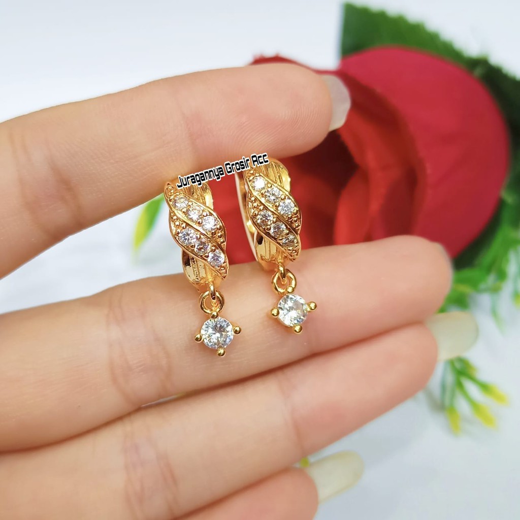Anting TITANiUM Jepit/Clip Motif Daun Permata Putih Lapis Emas Anti Karat