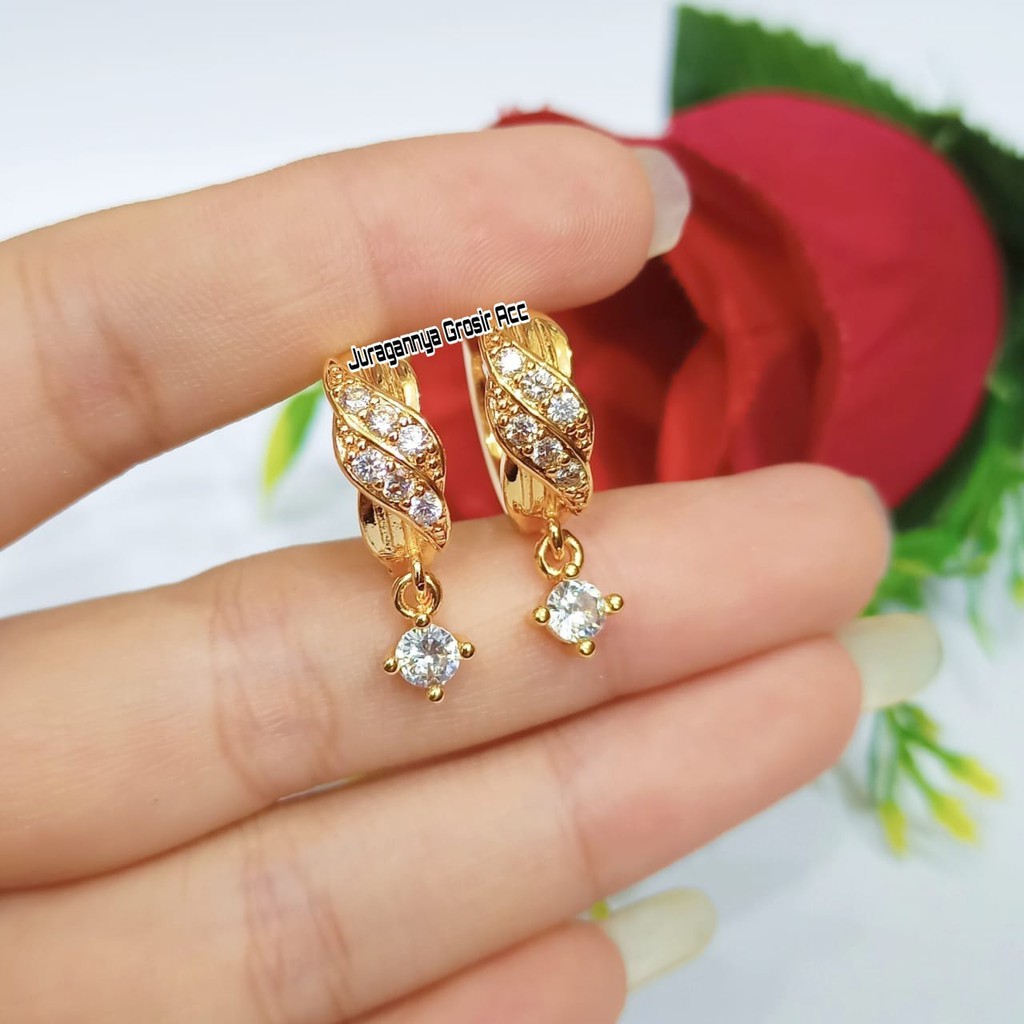 Anting TITANiUM Jepit/Clip Motif Daun Permata Putih Lapis Emas Anti Karat