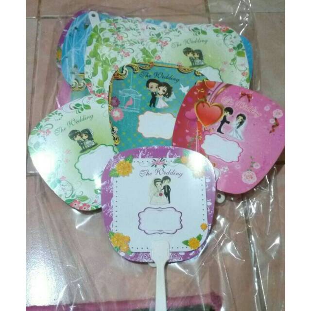 Souvenir pernikahan kipas wedding gagang plastik