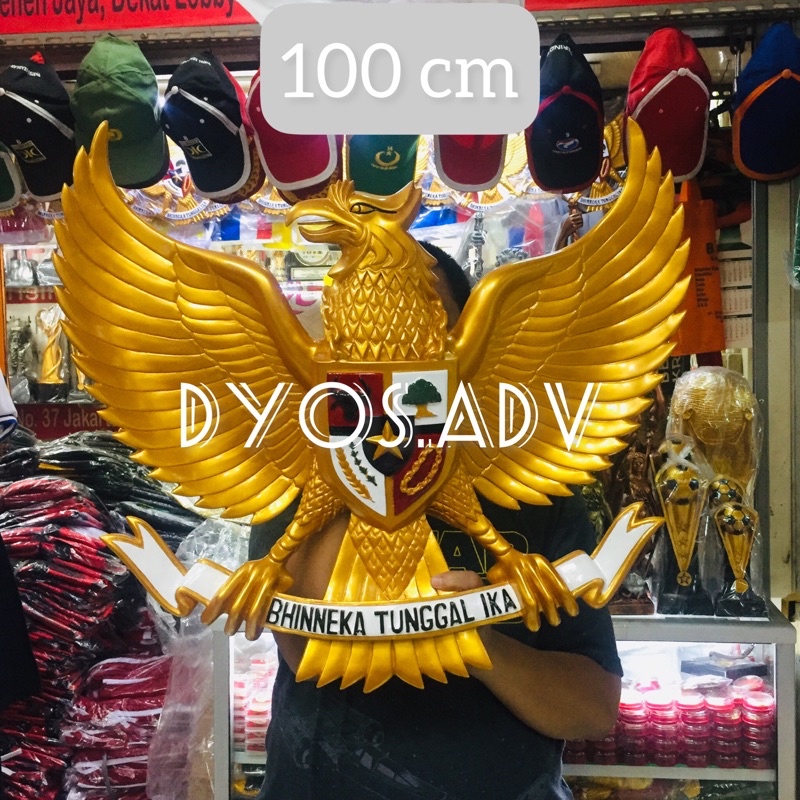 Patung Garuda pancasila garuda bahan fiber ukuran 1 meter