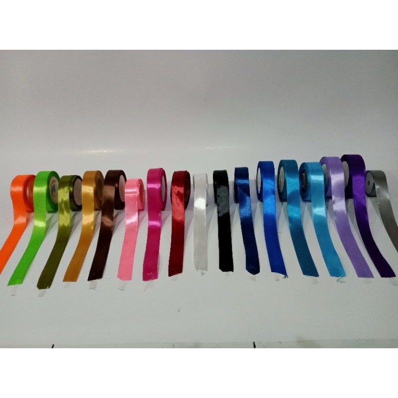 

Pita satin ukuran 1 inchi / 2,5cm dijual per meter