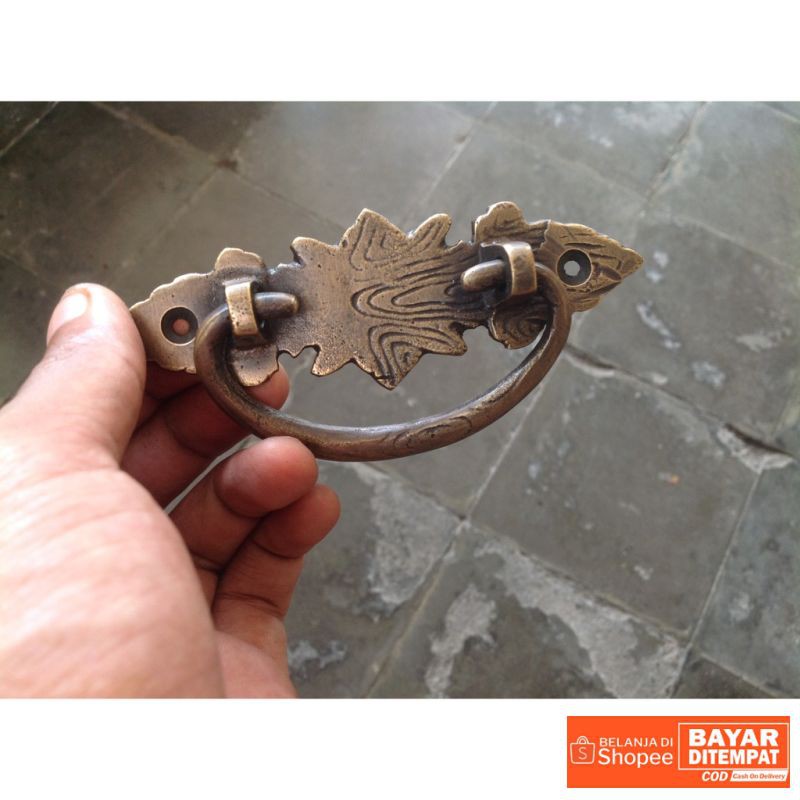 Handle / tarikan laci kuningan antik motif daun Termurah