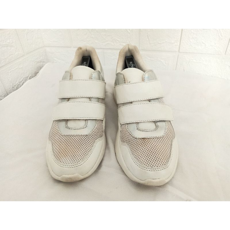 sepatu rubi sneakers putih