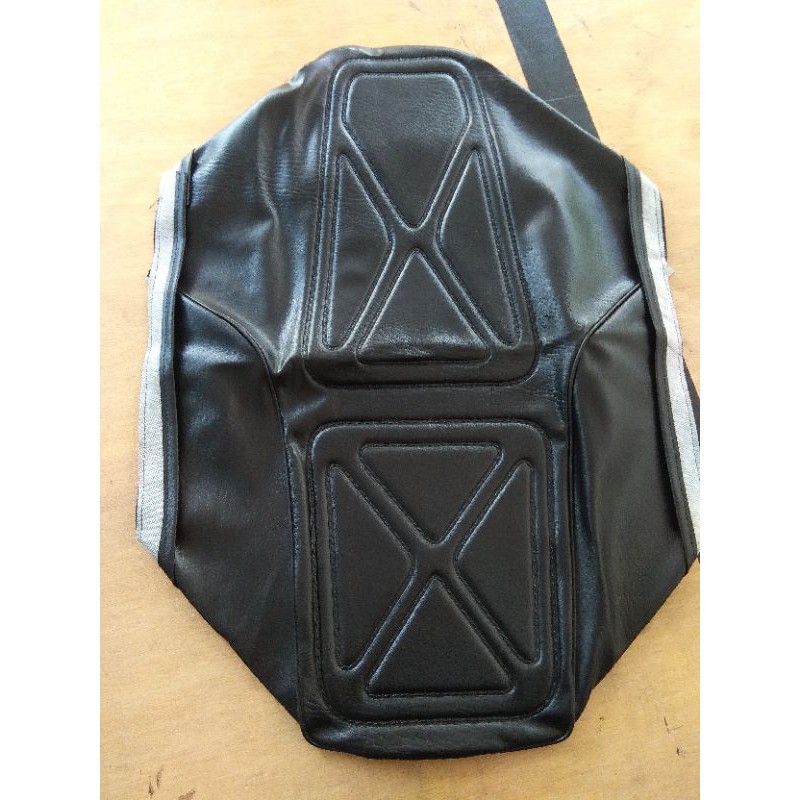 Bungkus/sarung/kulit jok motor CB 100 model XX/Robot