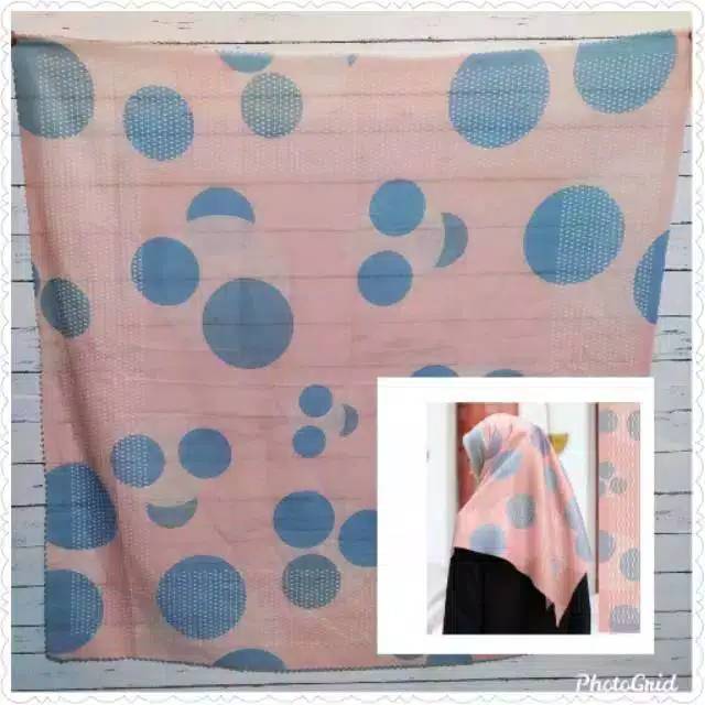 HIJAB SEGIEMPAT LASER CUT MOTIF DEENAY KW