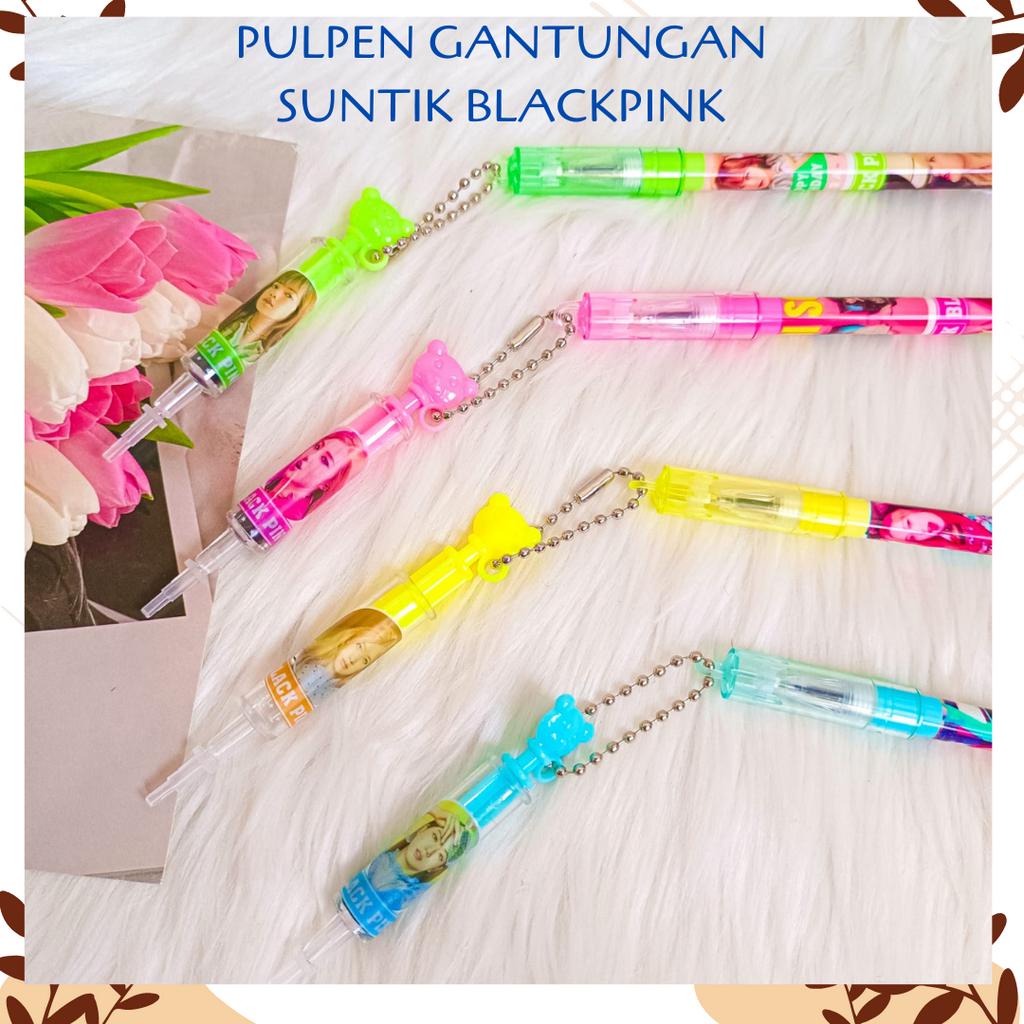 

PULPEN GANTUNGAN SUNTIKAN BLACKPINK PEN GANTUNGAN ALAT TULIS KANTOR SEKOLAH ANAK BOLPOIN UNIK IMUT MURAH PEN GEL KARAKTER LUCU MURAH PENA