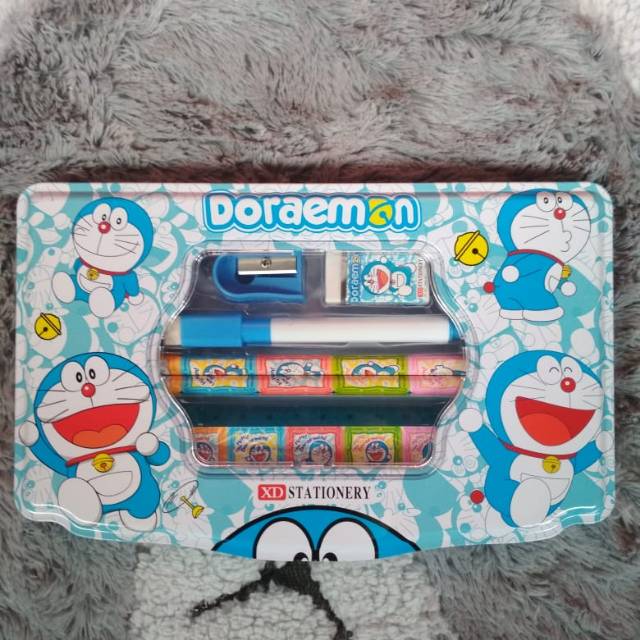 Kotak pensil / Tempat Pensil Kaleng isi + Papan whiteboart