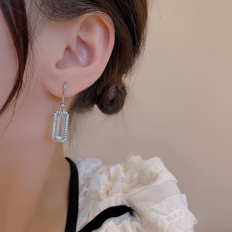 Anting Kait Gantung Desain Geometri Hias Berlian Gaya Mewah Untuk Wanita