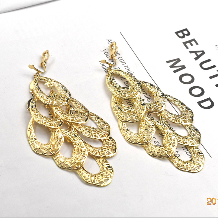 Anting Klip Tanpa Tindik Desain Daun Bahan Metal Warna Goldsilver Untuk Wanita