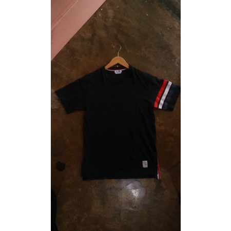 Baju Kaos Thom Browne Second