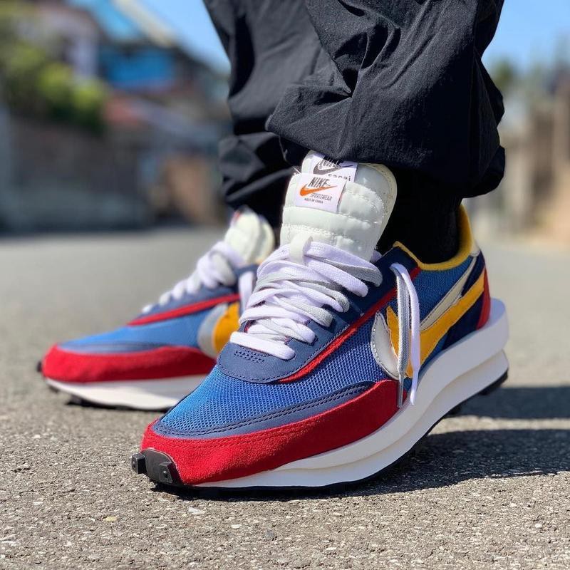 Sepatu pria nike Sacai Waffle