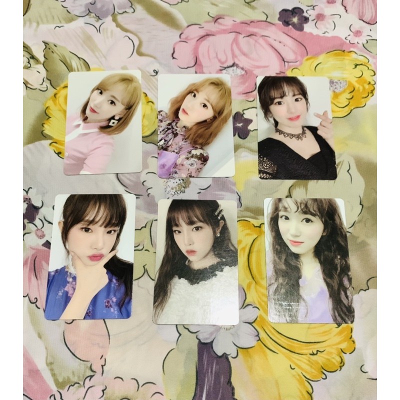 iz*one - Heart*iz Photocard (sakura,yujin,yena,nako)