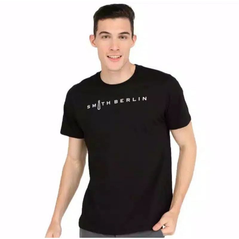 SMITH BERLIN Kaos Pria Lengan Pendek