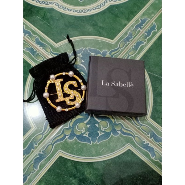 Lasabelle preloved Cerelia Brooch