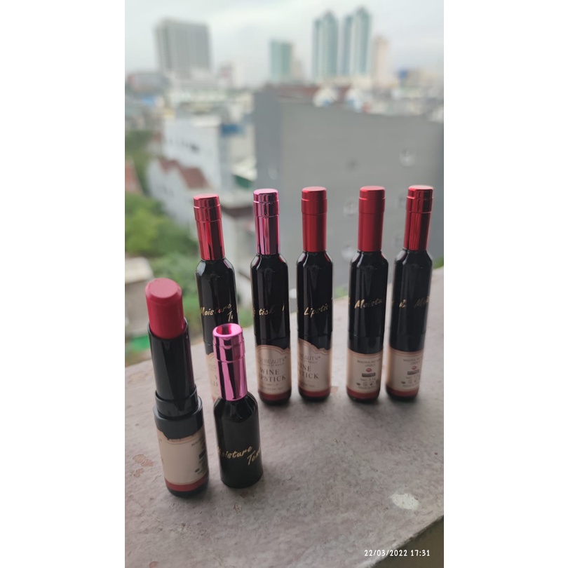 1 Pcs LIPSTICK MATTE wine Kiss Beauty Moisture