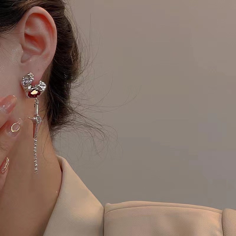 Anting Bentuk Hati Bahan Zirkon Warna Merah