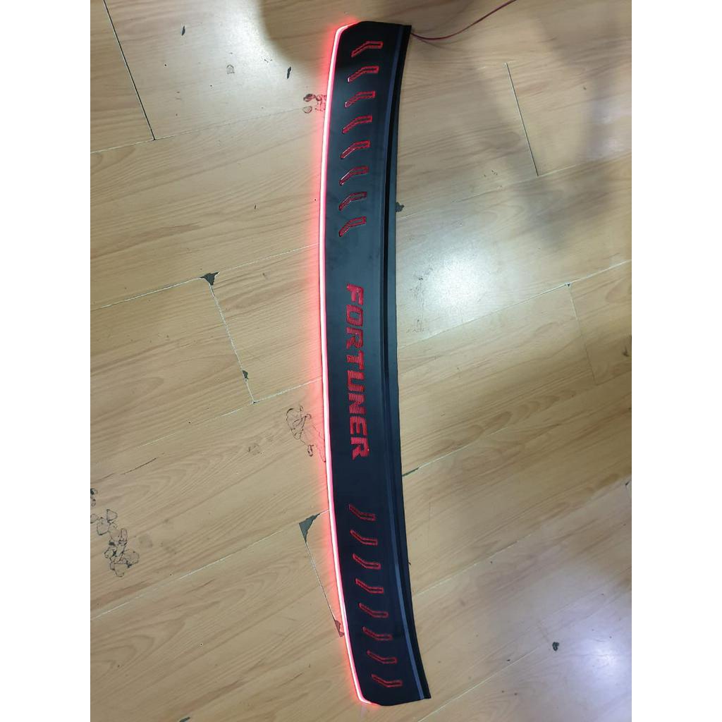 Sillplate Belakang Lampu All New Fortuner 2020 Model FITT Door Sill