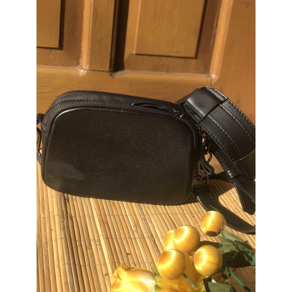 PRELOVED Arra Mini Sling Bag KAYNN by Meytanayu