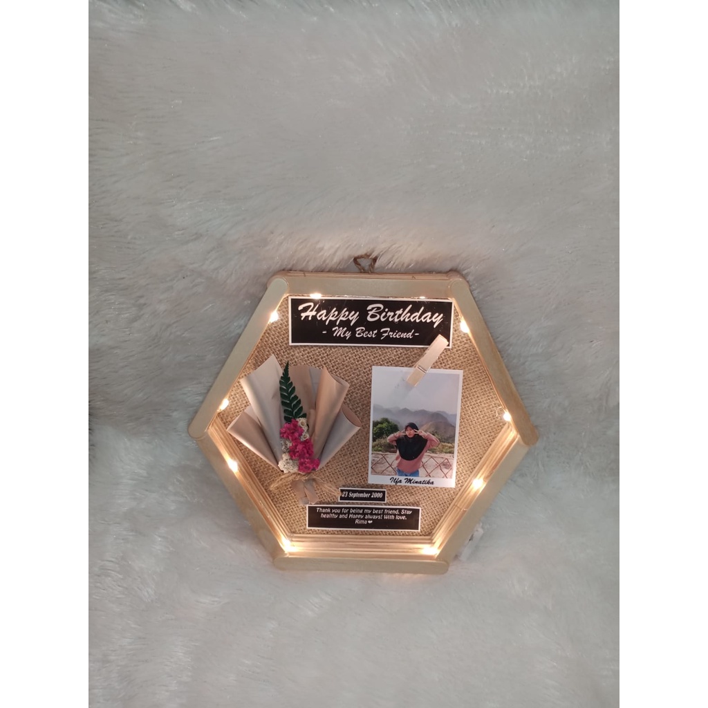 HEXA FRAME Part 2 . Kado Unik Ulang Tahun Kado Wisuda Anniversary Wedding Bunga Kering Hiasan Dinding-4