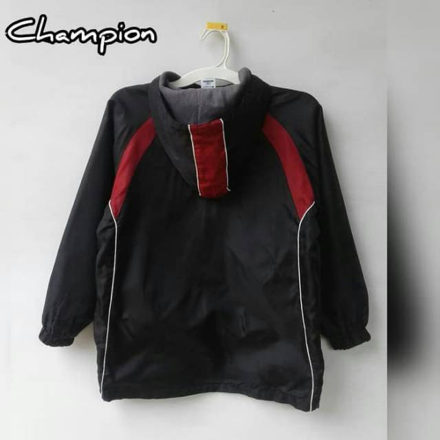Jaket parasut merk champion
