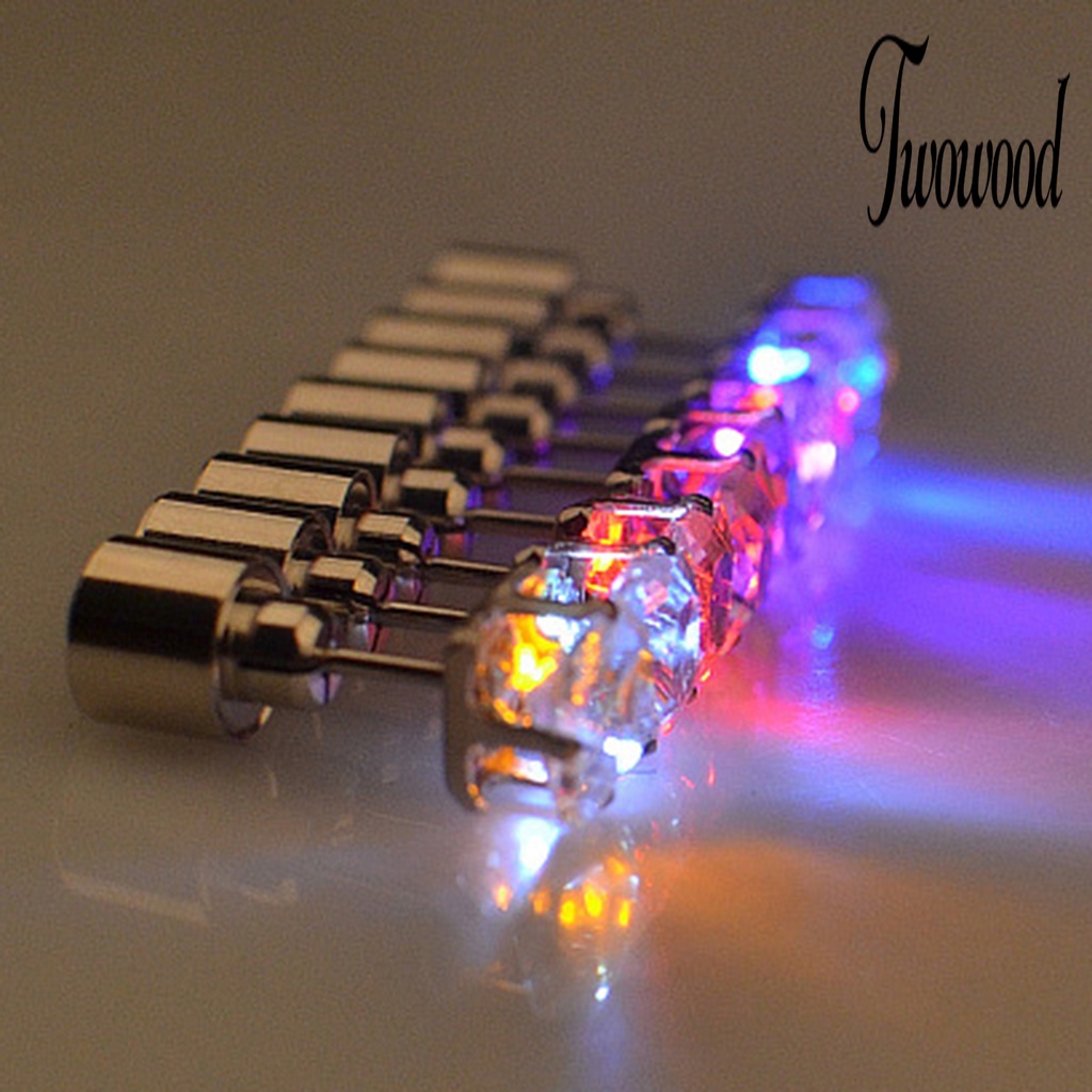 1 Pc Anting Stud Cubic Zirconia LED Bentuk Persegi Luminous Untuk Wanita