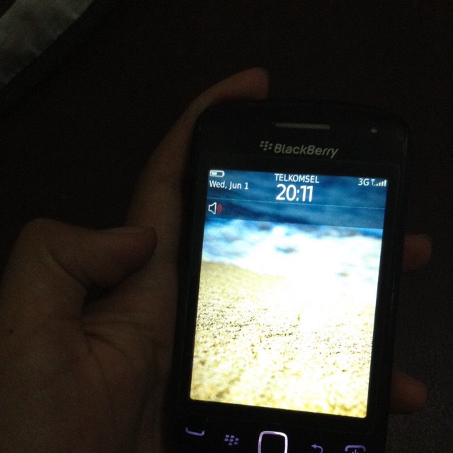 Jual hp second/bekas Blackberry Curve 9380