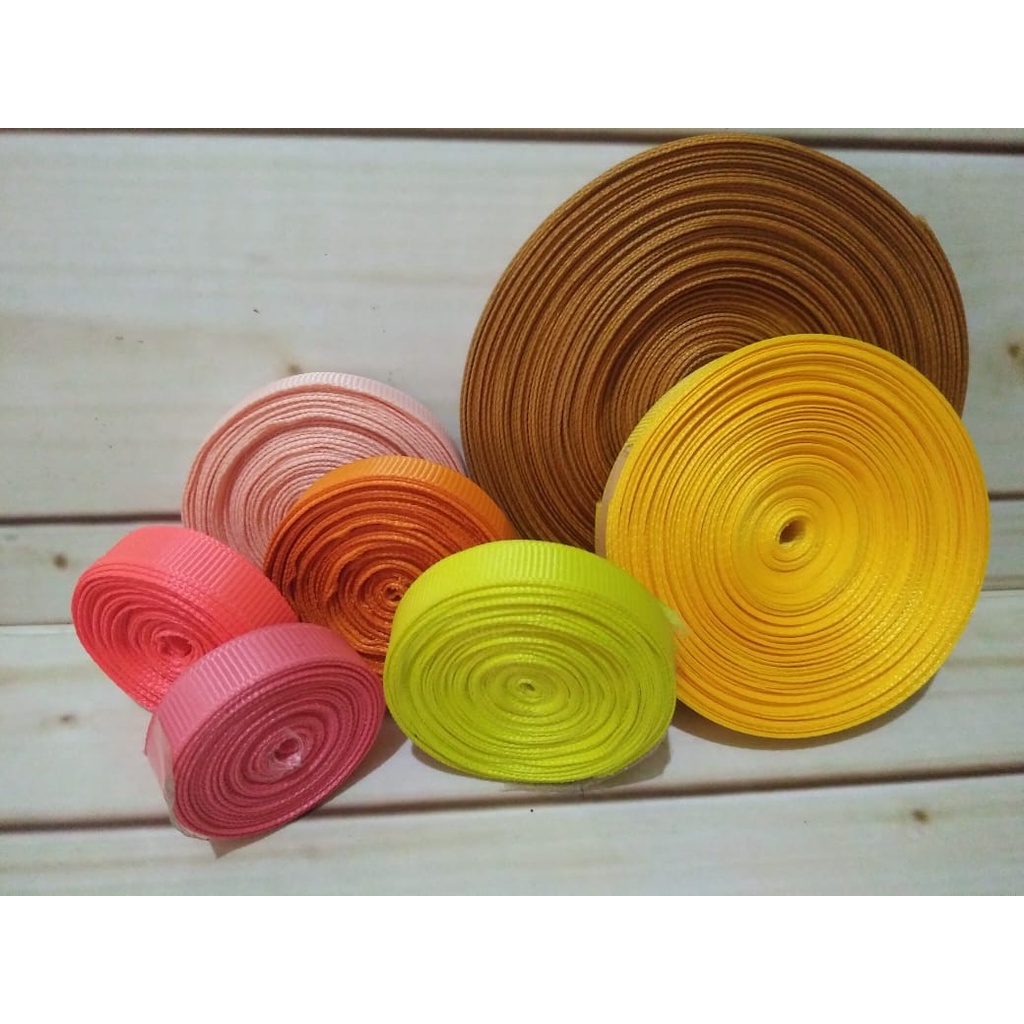 

GM (1 Roll isi 3y) pita grossgrain lebar 1cm kuning