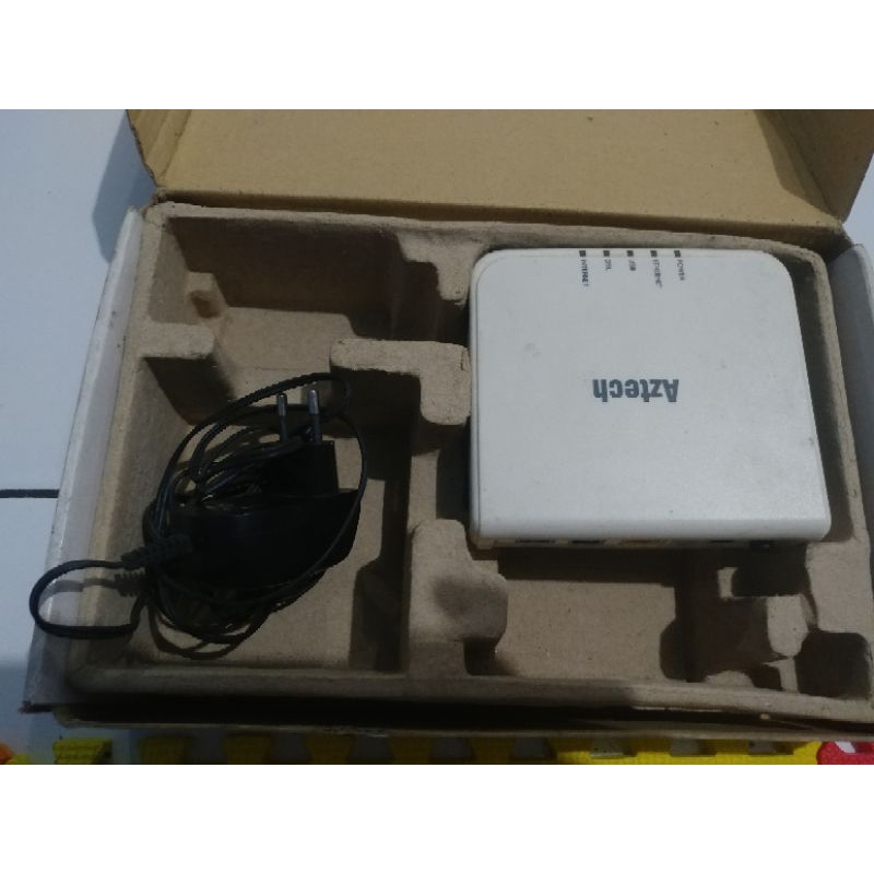 Engenius (wifi) dan aztech (modem)