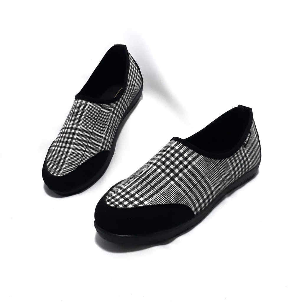 jukasih - sepatu slip on king aradea