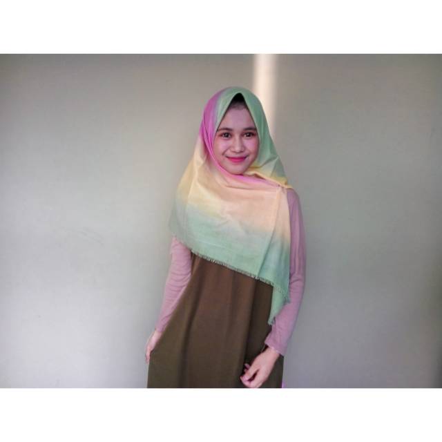 Segiempat rawis pelangi khimar syari murah hijab