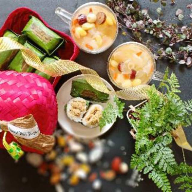 

Hampers Double Mix isi 8 Lemper + 2 Dessert