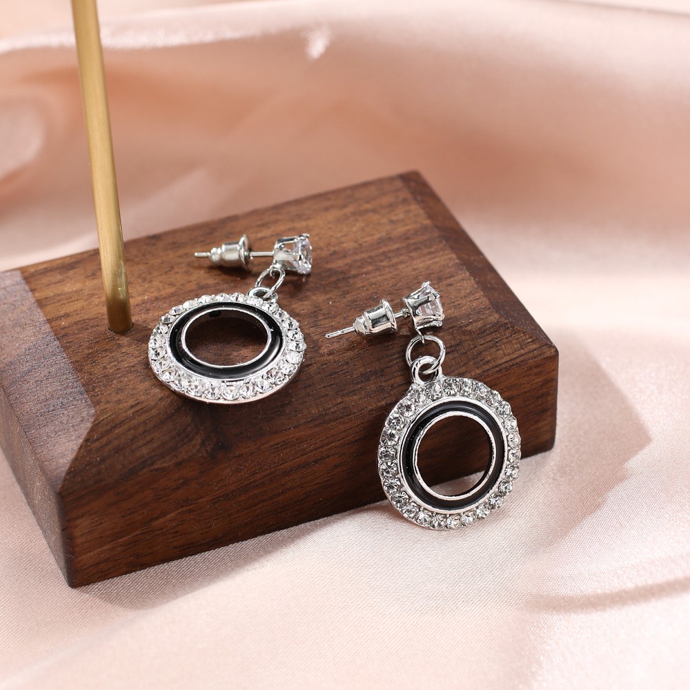 ✅COD Anting Wanita Korean lady earrings thin long earrings cold model suits all-6 White Earrings