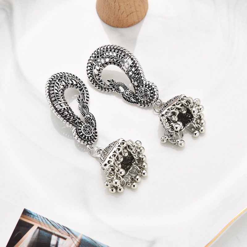 Anting Rumbai Warna Silver Gaya Vintage Bohemian Tibet Untuk Wanita