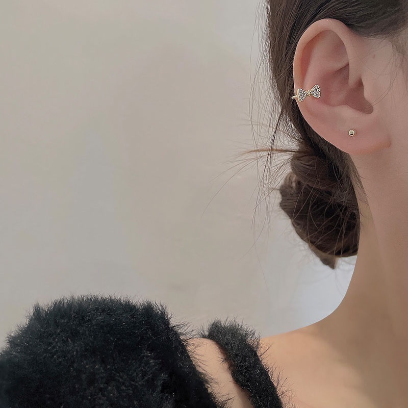 Anting Klip Desain Pita Bahan 925 silver needle Aksen Berlian