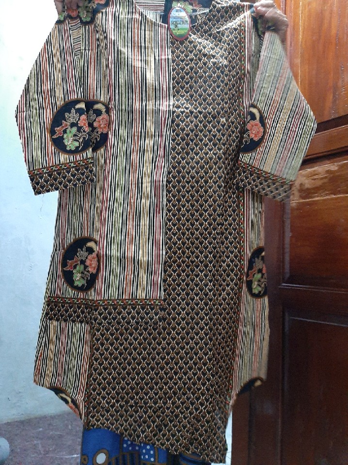 Tunik Mono Monokrom Monochrome Shibori Tunic Batik Cantik Hitam Putih Seragaman Modis Muslim Kantor