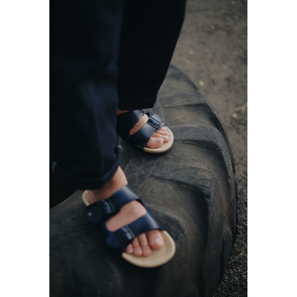 EARTH NAVY |FORIND x Local Goods| Original Sendal Jepit Kulit Kasual Pria/Cowok Sandal Footwear