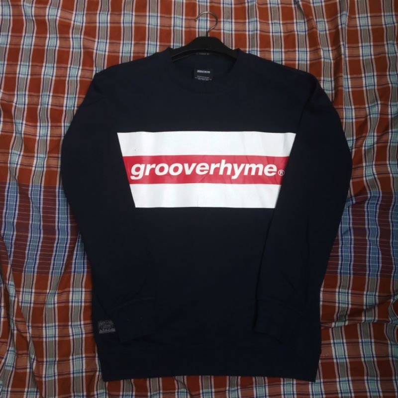 Crewneck Groove rhyme second