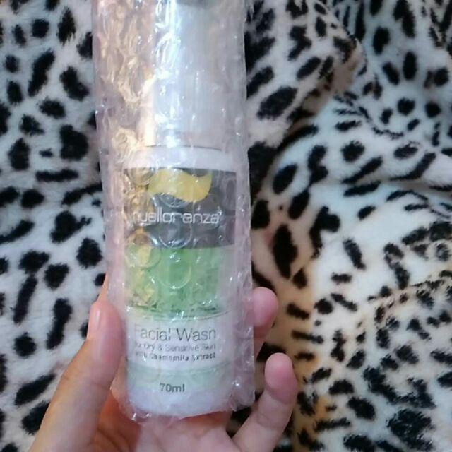 Nuellorenza Facial Wash For Lightening