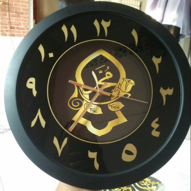 Jam dinding angka Arab