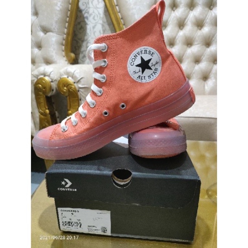converse orange