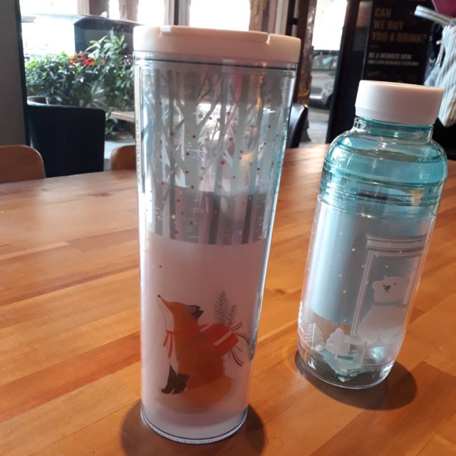 Tumblr Starbucks Christmas 2019 - Foxy (Grande)