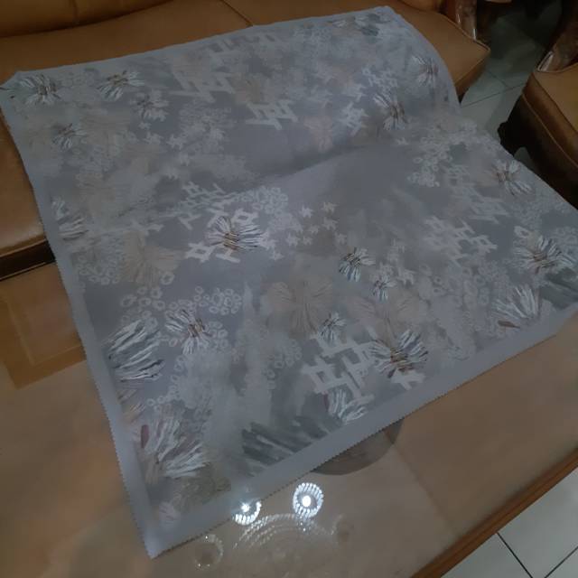 Preloved Buttonscarves Les Amities