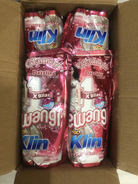 So Klin Pewangi Sekali Bilas 900ml