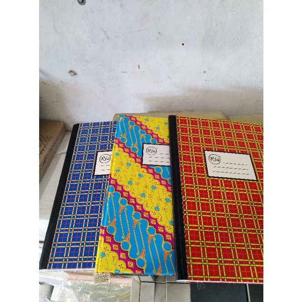 

BUKU FOLIO 100 LEMBAR RIA